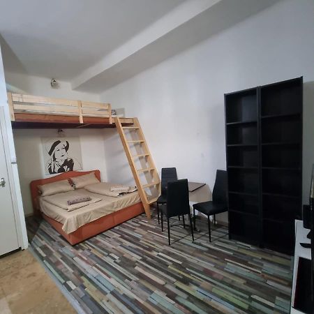 7Dab Apartment Bezeredj Contactless Self -Check-In Budapeste Exterior foto